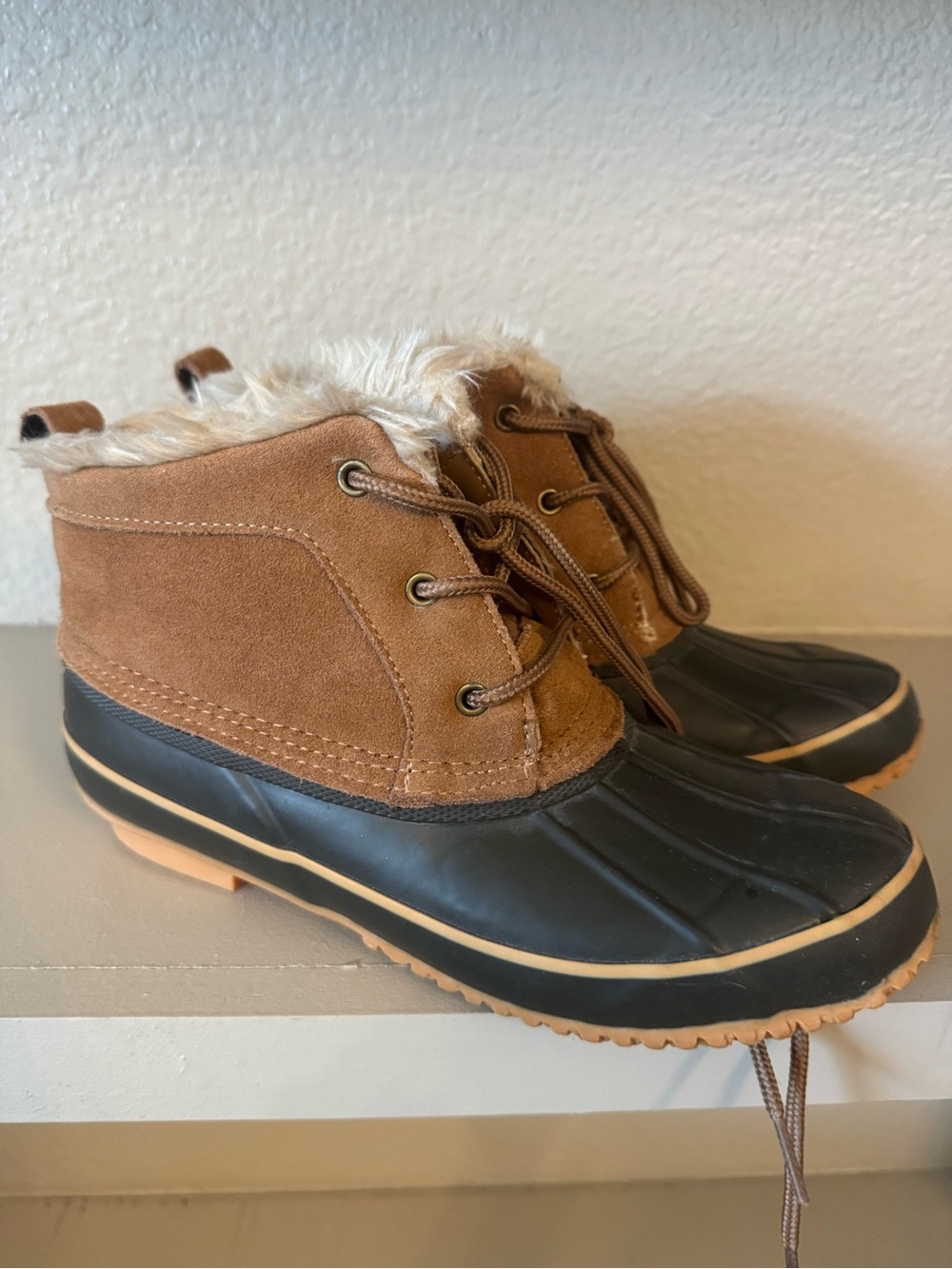 Khombu Brown Duck Boots with Faux Fur Lining - minimal wear